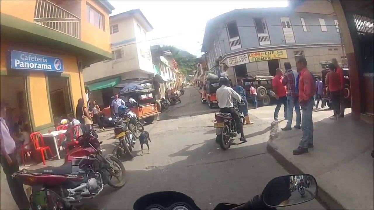 32 Fresno - Tolima 2. Carrera 7ma y 8va. Tour en moto por Colombia.