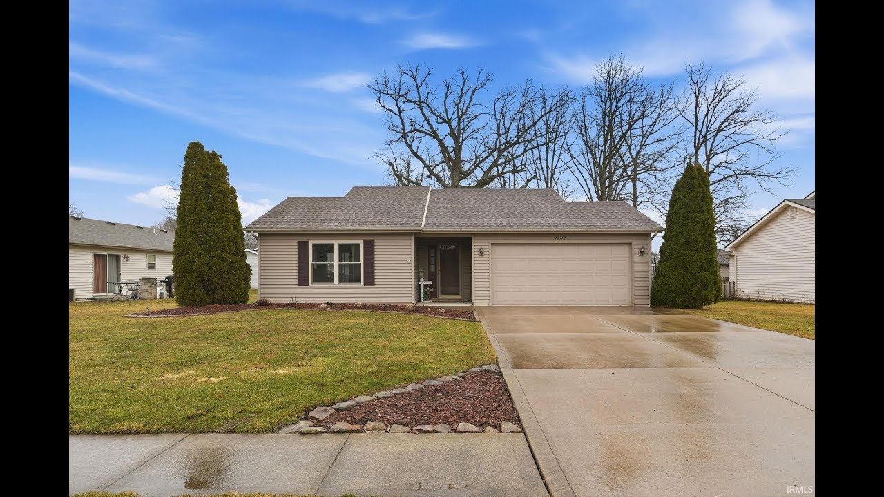 Residential for sale in Auburn, IN - 1102 Hideaway Drive