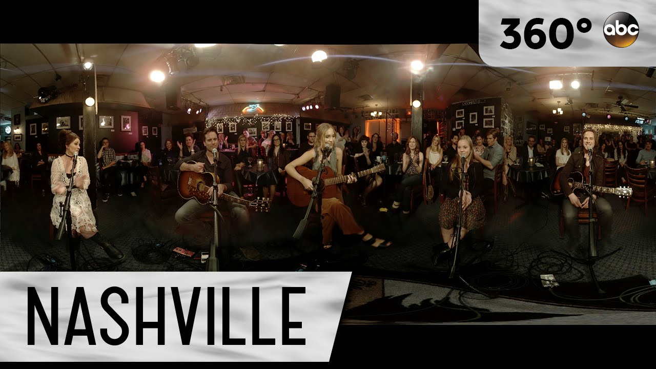 Lennon and Maisy Stella Sing 