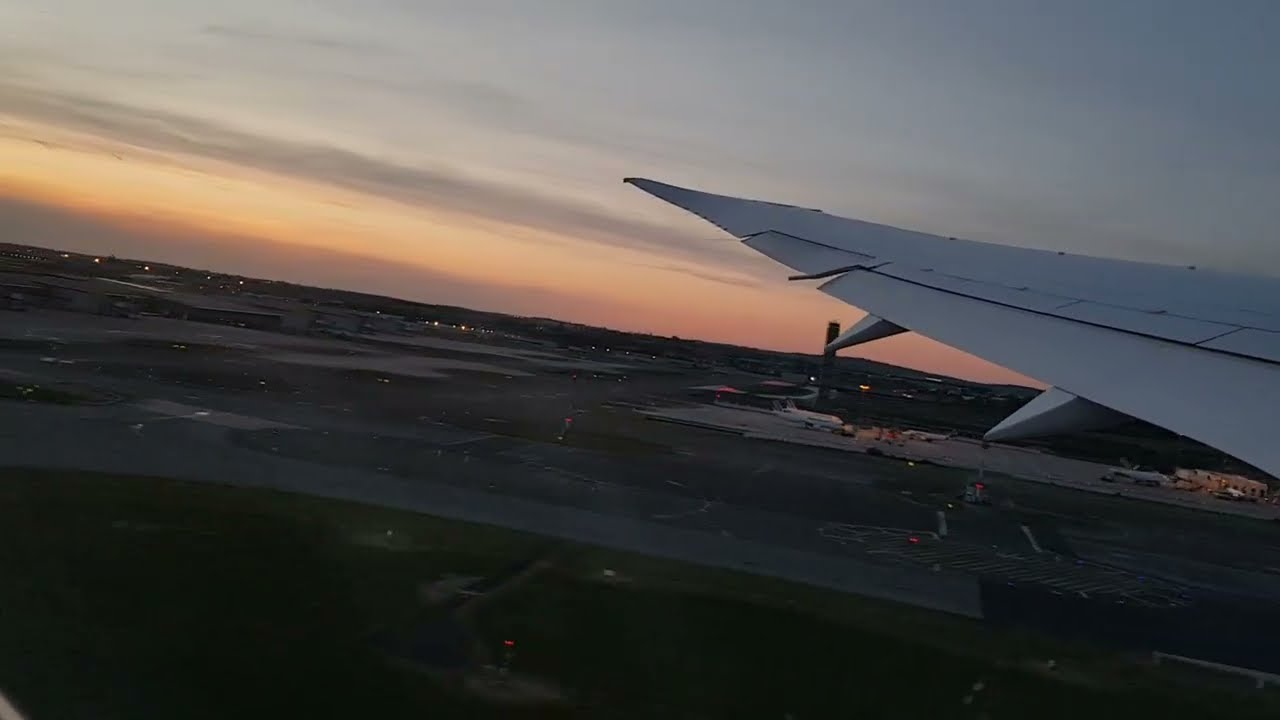 [SUNSET DEPARTURE] Air France Boeing 787-9 Dreamliner Takeoff from Paris CDG