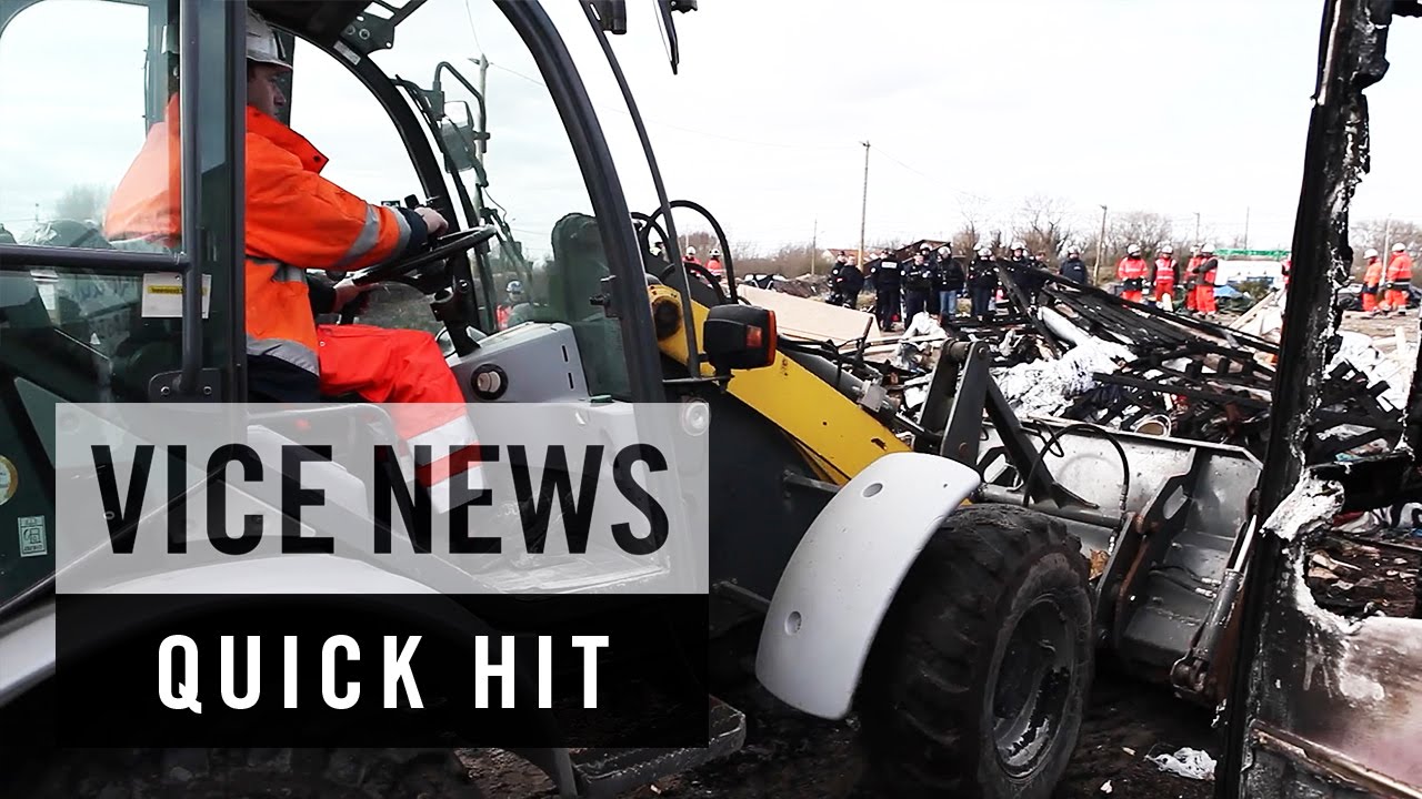 Clashes as Calais Migrant Camp Demolished: VICE News Quick Hit