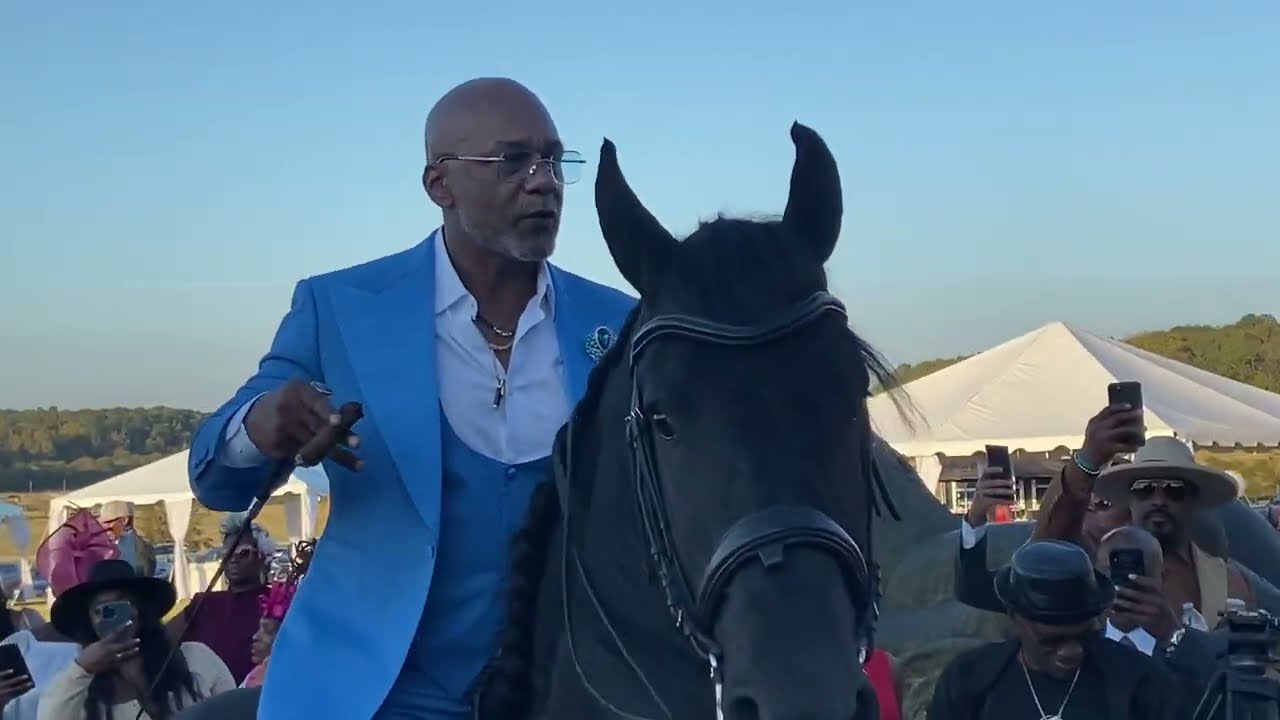 MIGUEL WILSON FASHION & POLO CLASSIC - MIGUEL HITS THE RUNWAY ON A HORSE - CHOKE NO JOKE LIVE