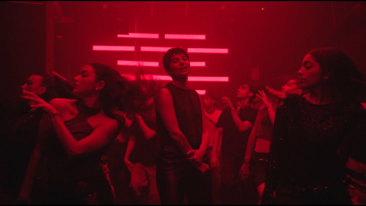 Giordana Angi - Dammi Un Bacio (Official Video)