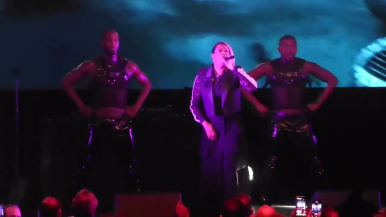 Crystal Waters - 100% Pure Love (Live in Montréal)