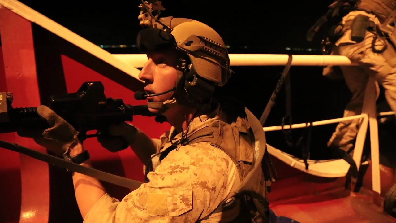 Recon Marines Seize Ship During Training