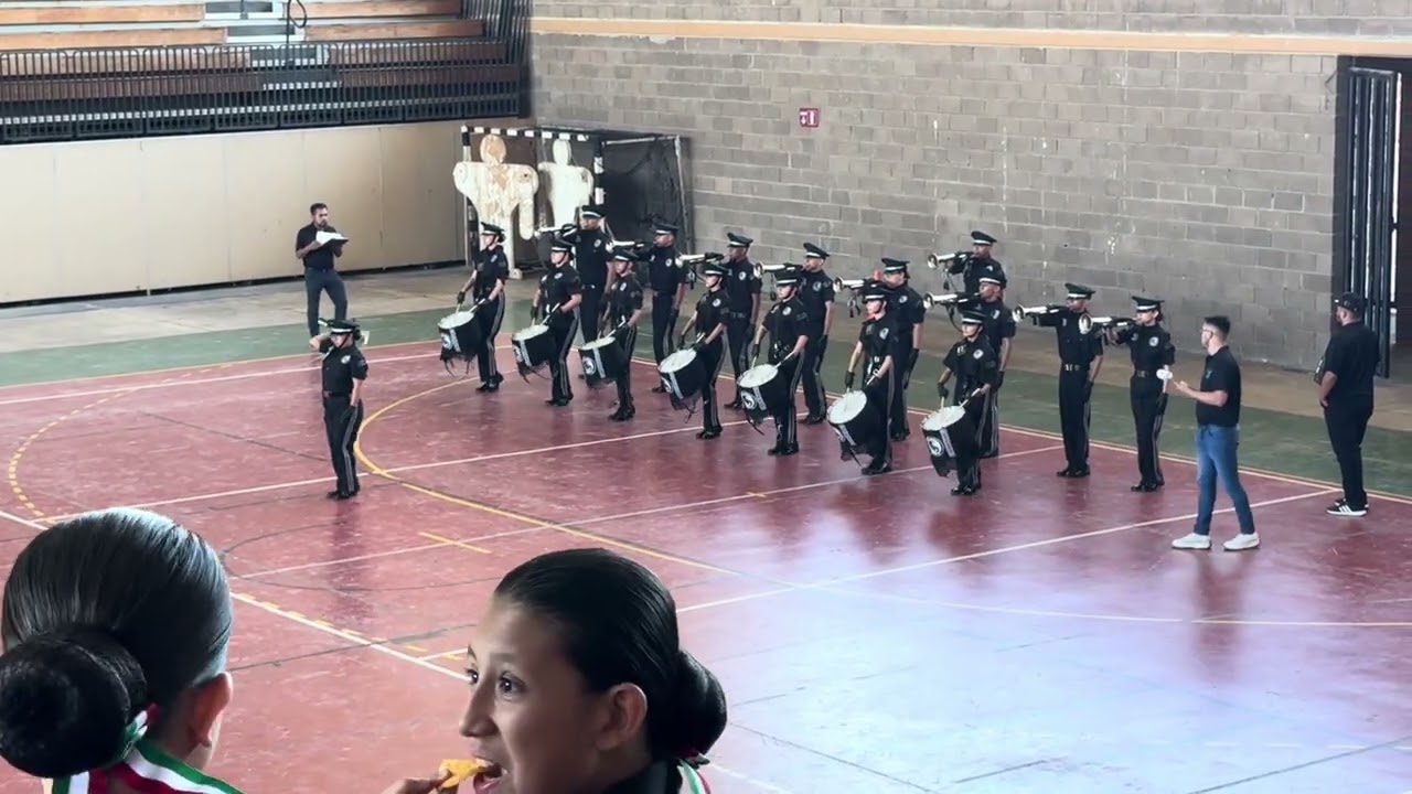 Orden cerrado Banda de Guerra Dragones categoría preparatoria 