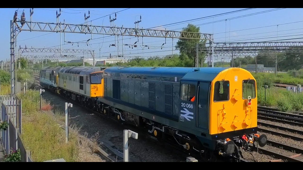 Very RARE! Class 26 on the mainline!!! Damaged points!! NEW rail delivered and more!!! CREWE 26/6/24