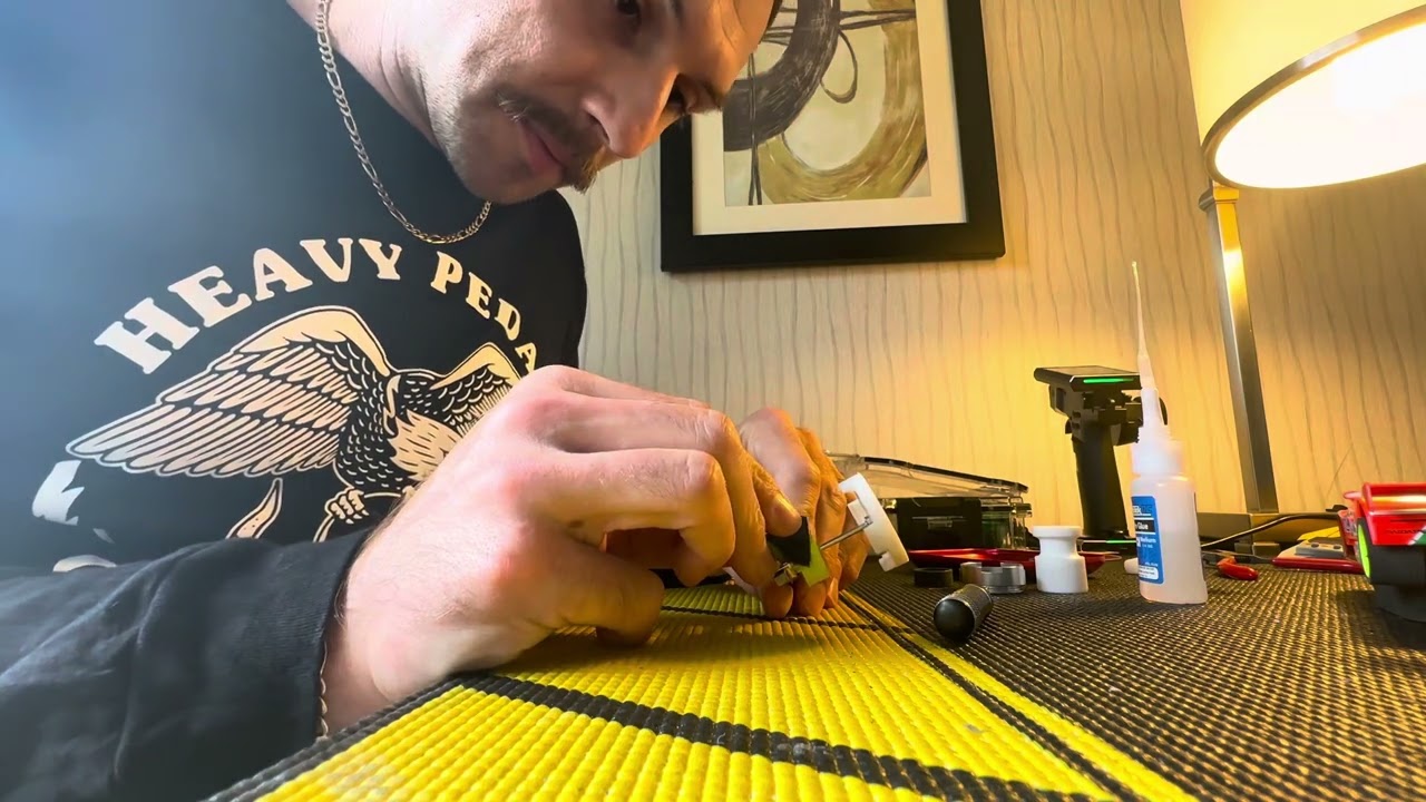 Mini-Z: Tire Gluing 101