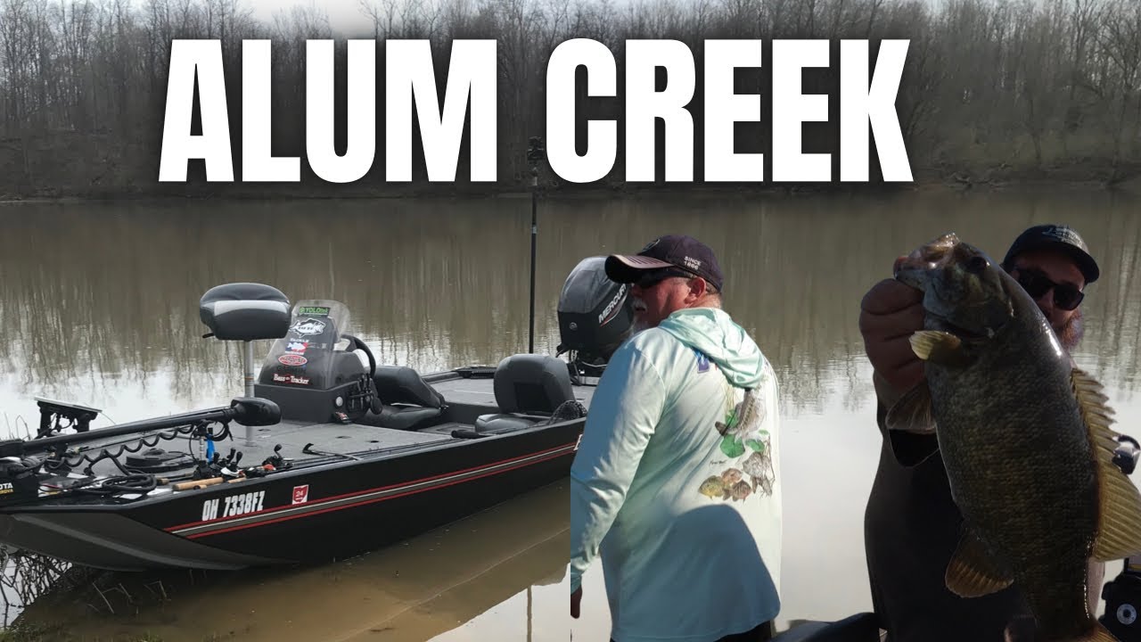 Bass Tracker Classic XL Catching Smallmouth Bass!