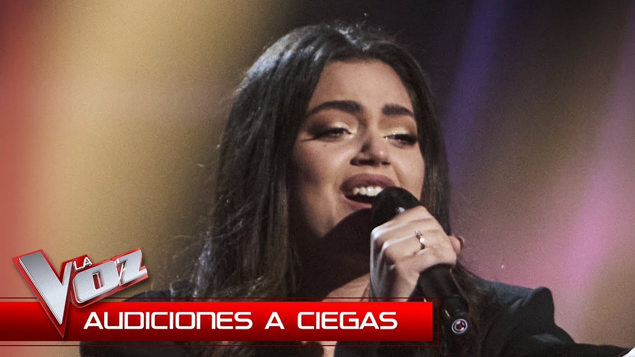 Victoria Rosales canta 