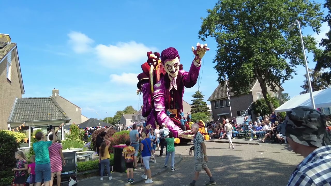 Bloemencorso van Sint Jansklooster 18-8-2023