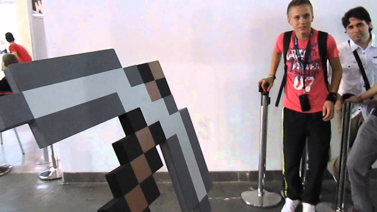 Vlog DH 02 - Minecraft en la vida real - En la DreamHack hay peluche