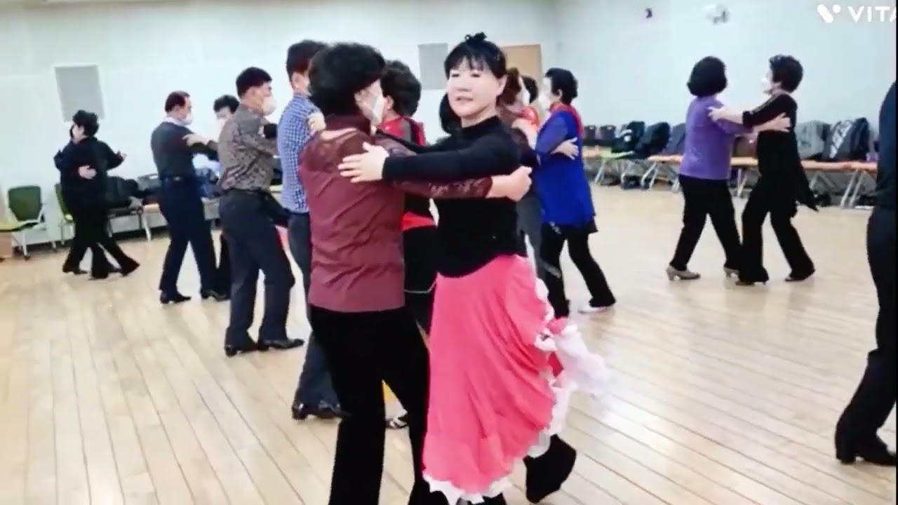 부루스 - 고급부루스 💕#상급부루스#손혜경댄스 #부루스 #사즐모 #사교댄스 #콜라텍 ##지루박 #네이버tv  #카카오tv  #당구 #무도장 ##블루스.#지르박