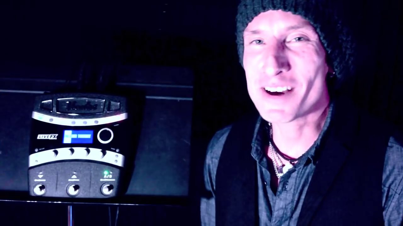 Johnny Broadcast demos the Digitech Vocalist Live FX.