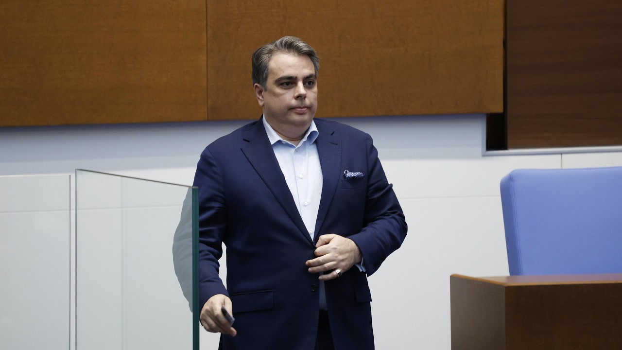 Асен Василев: При дефицит, заложен от малко над 7 млрд. лева в бюджета, взехте 20 млрд. заем