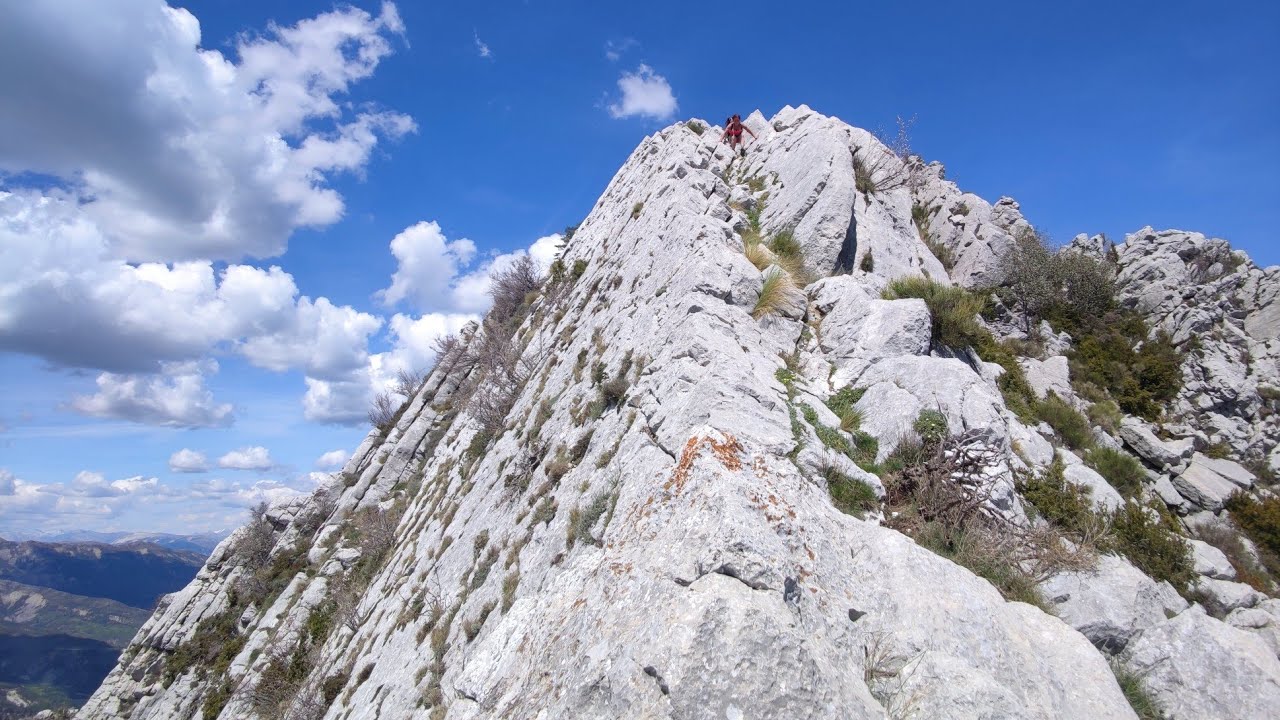 Randonnée Montagne de Robion (1660m), montée par la Chapelle St-Trophime, et descente par la Crête