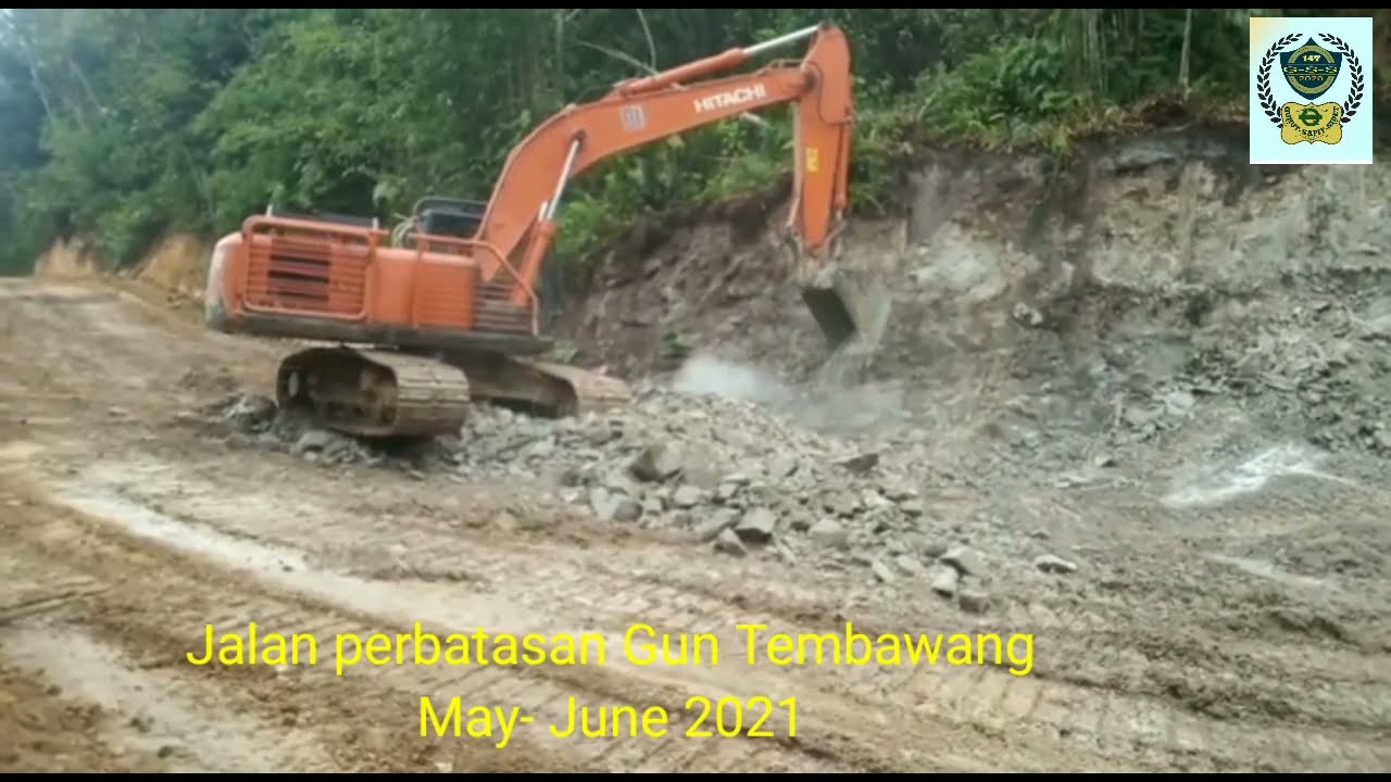 pembangunan jalan perbatasan Gun Tembawang Kalimantan Barat Indonesia.