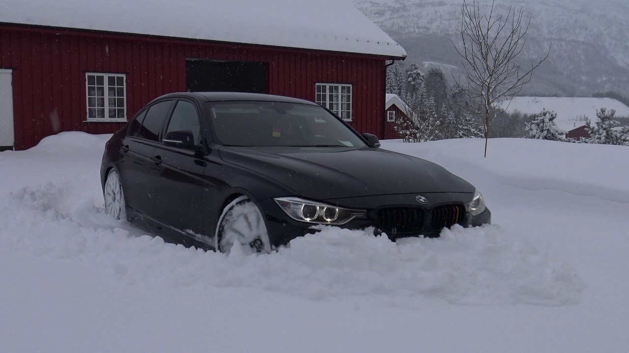 BMW F30 xDrive in snow