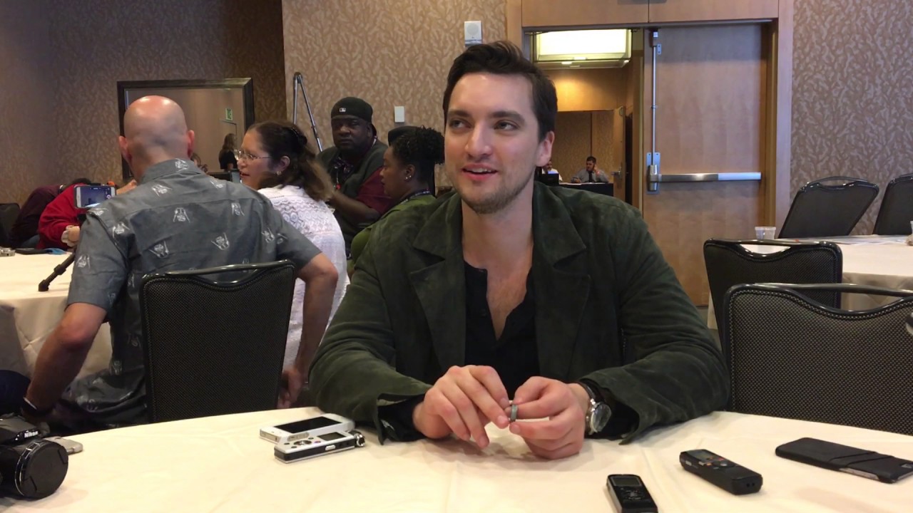 Richard Harmon (