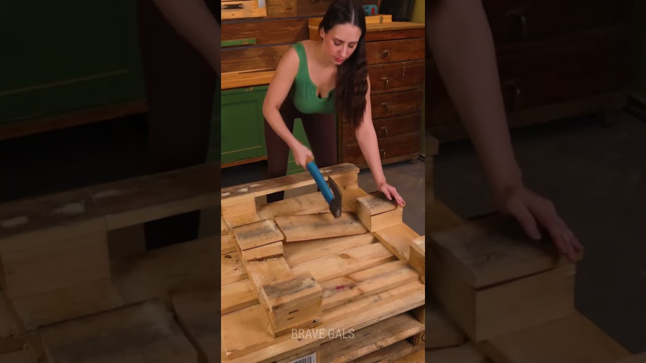 CREATE Your Dream Pallet Table for PERFECT Organization Now 👍 ♻️ #ecofriendly #hack
