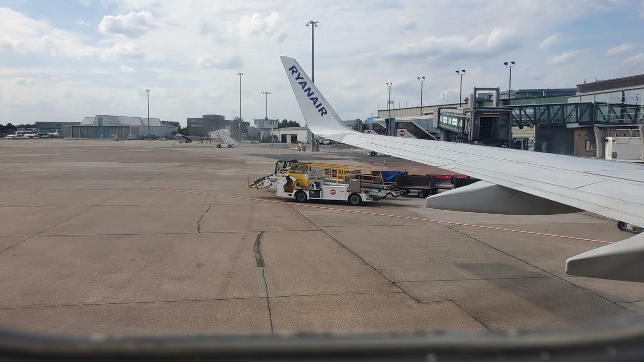 Take-Off & Departure / Start & Abflug Flughafen Bremen