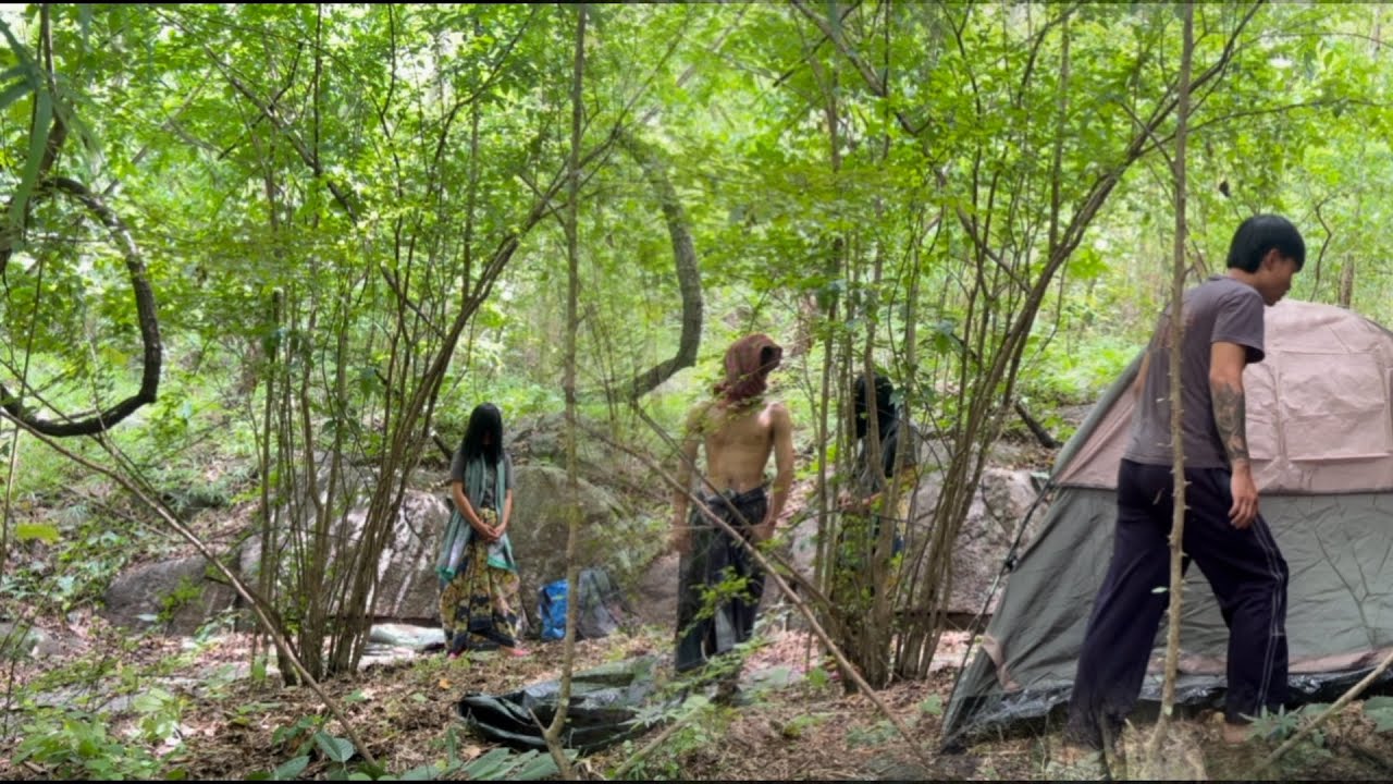 ผมติดอยู่ในป่าแปลกใจมากหญิงบ้านป่ามาได้ไงบริวารนางรู้ทุกเรื่องที่เกิดขึ้น