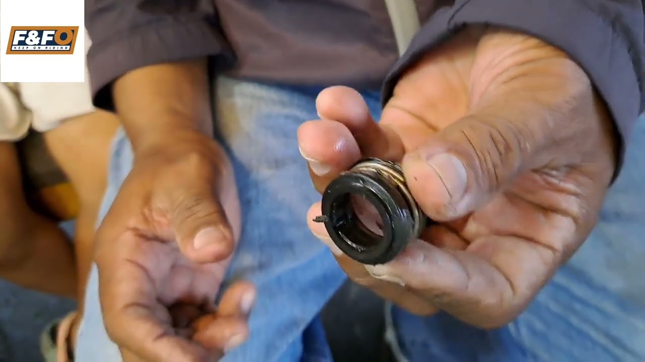 Honda click125 overheat!Dahil naghalo ang coolant at langis!