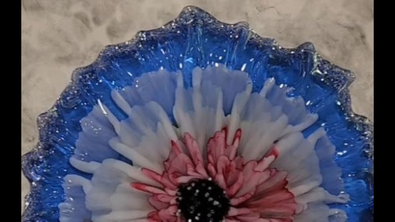 Gorgeous 3D Resin Bloom in spectacular tray mold!