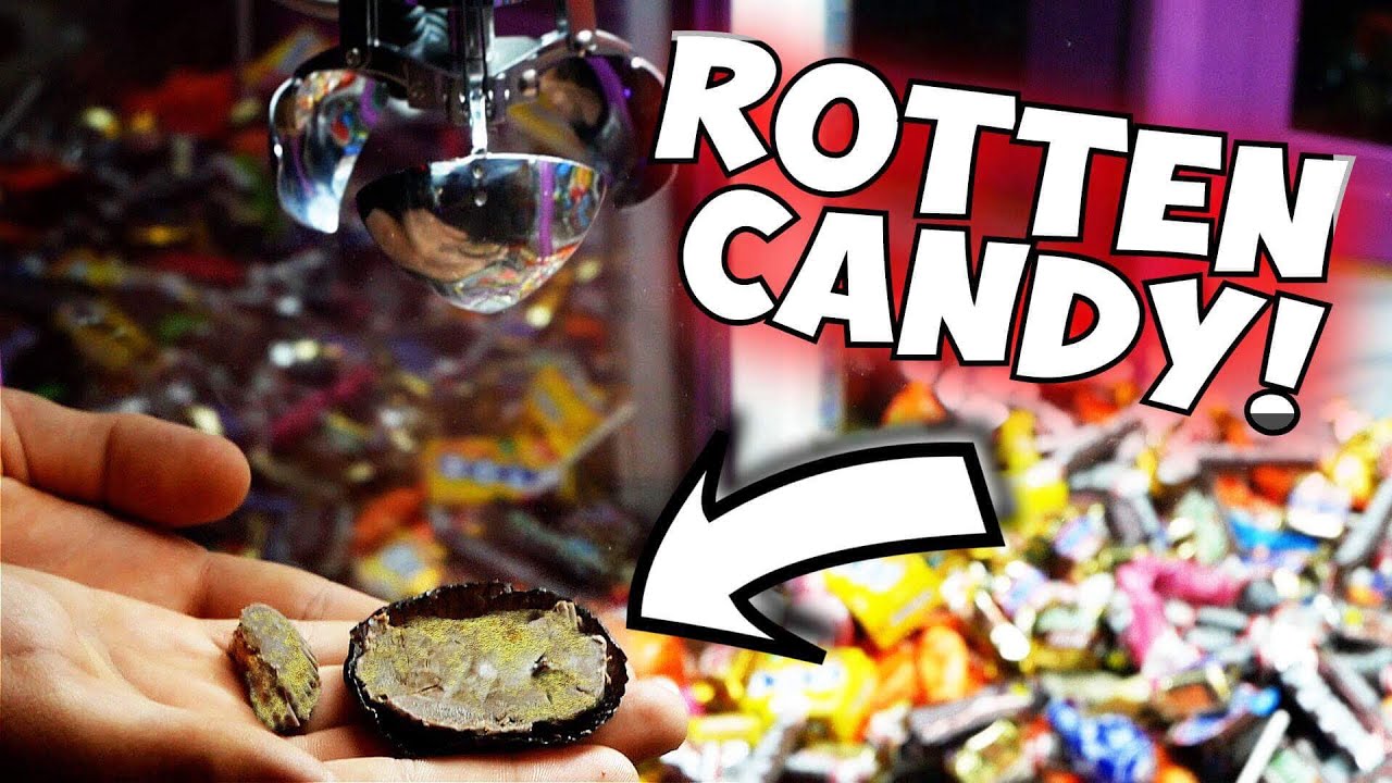 WON ROTTEN CANDY FROM A CLAW MACHINE?!?