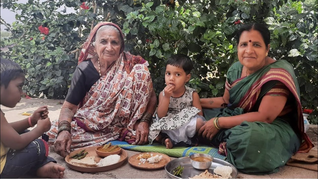 अस्सल गावरान चवीचं गावाकडचं चुलीवरच झणझणीत जेवण , Gavran ek khari chav