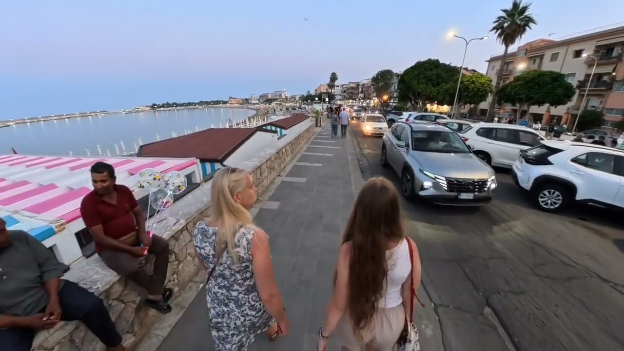 Giardini Naxos wieczorem