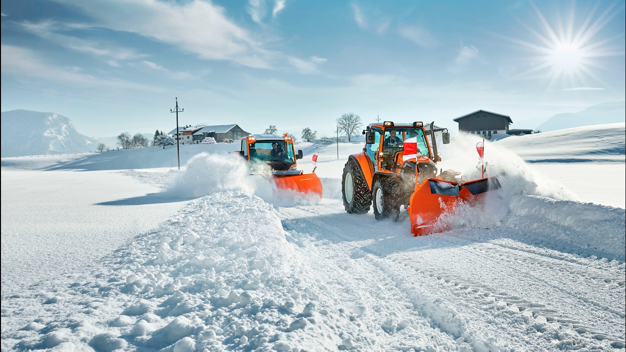 Unitrac 112 LDrive & Lintrac 90 im Wintereinsatz