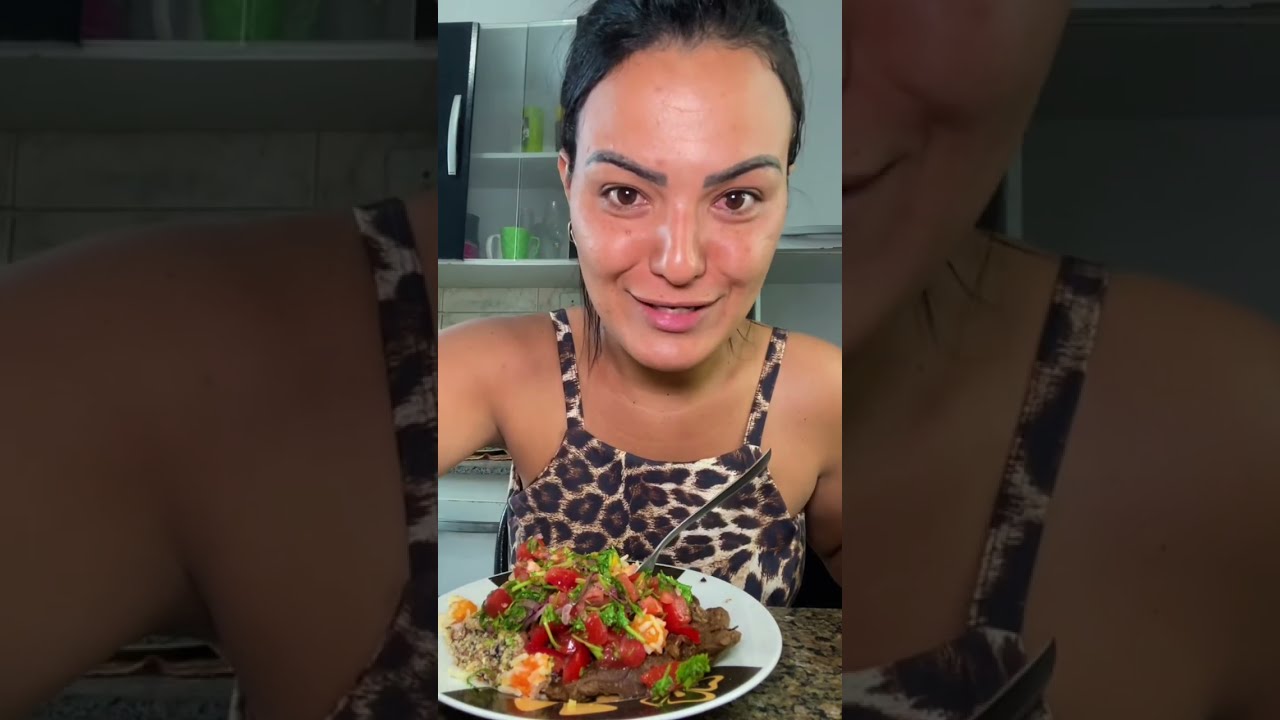 ALMOÇO ARROZ COM ABÓBORA E VINAGRETE COM FAROFA DE CEBOLA ROXA