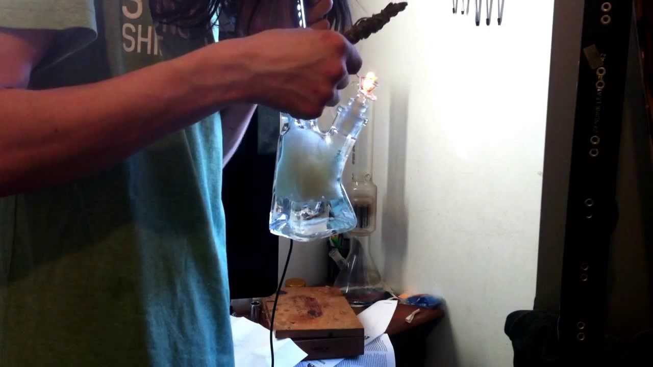 De-virginizing the Pyramid Bong!