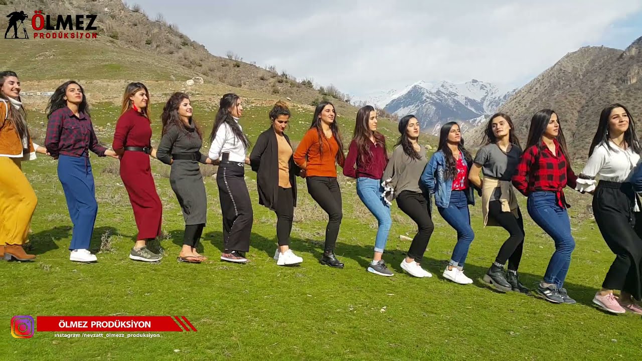 Halayımız Bitmesin Doğada gen&ccedil; kızların m&uuml;thiş Halayı kurdish wedding / Govenda kurdi