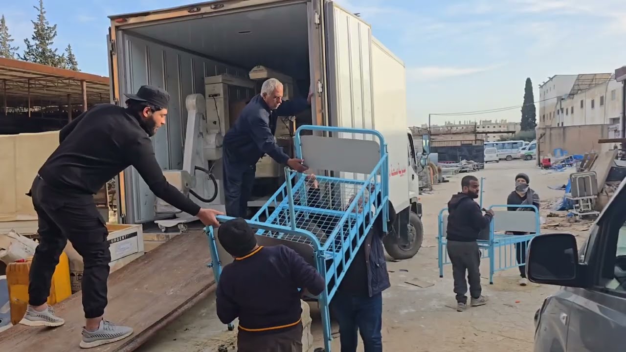 تعزيزاً للخدمات الصحية.. رفد مشفى بصرى الشام بتجهيزات طبية متطورة