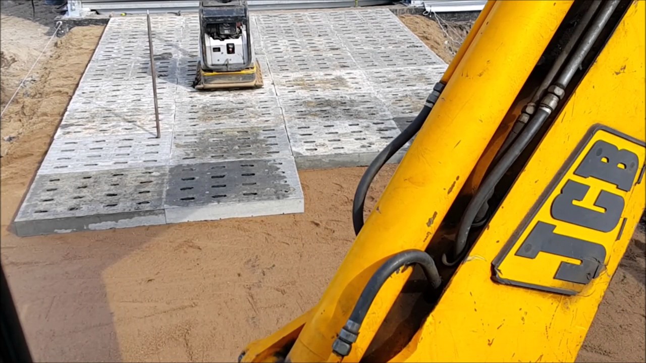 Puszek Operator - Układanie płyt jumbo - Laying the jumbo plates JCB 3CX