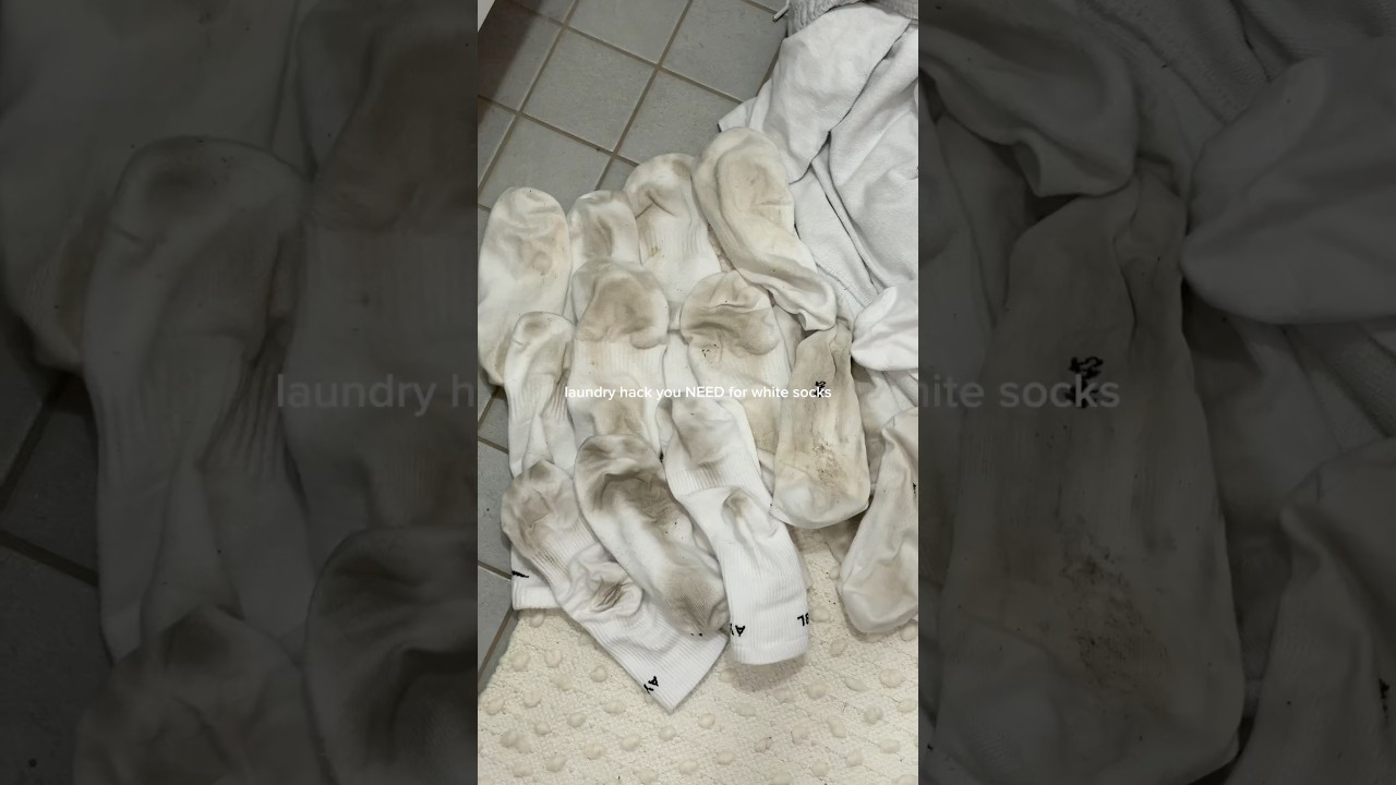 how to make your socks white again 🧦🫧 #shorts #cleantok #laundryhack #cleaninghacks #cleaningtips