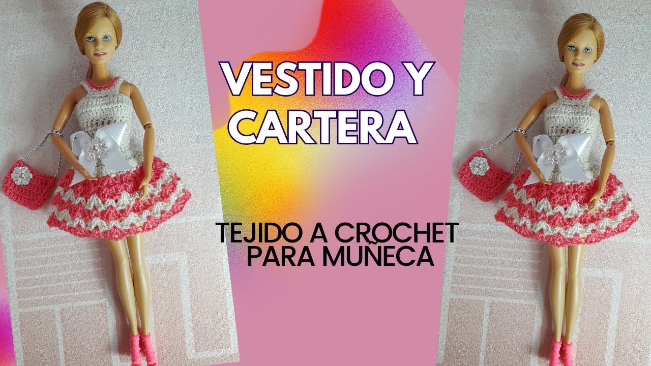Vestido corto en dos colores y cartera tejido a crochet para muñeca.