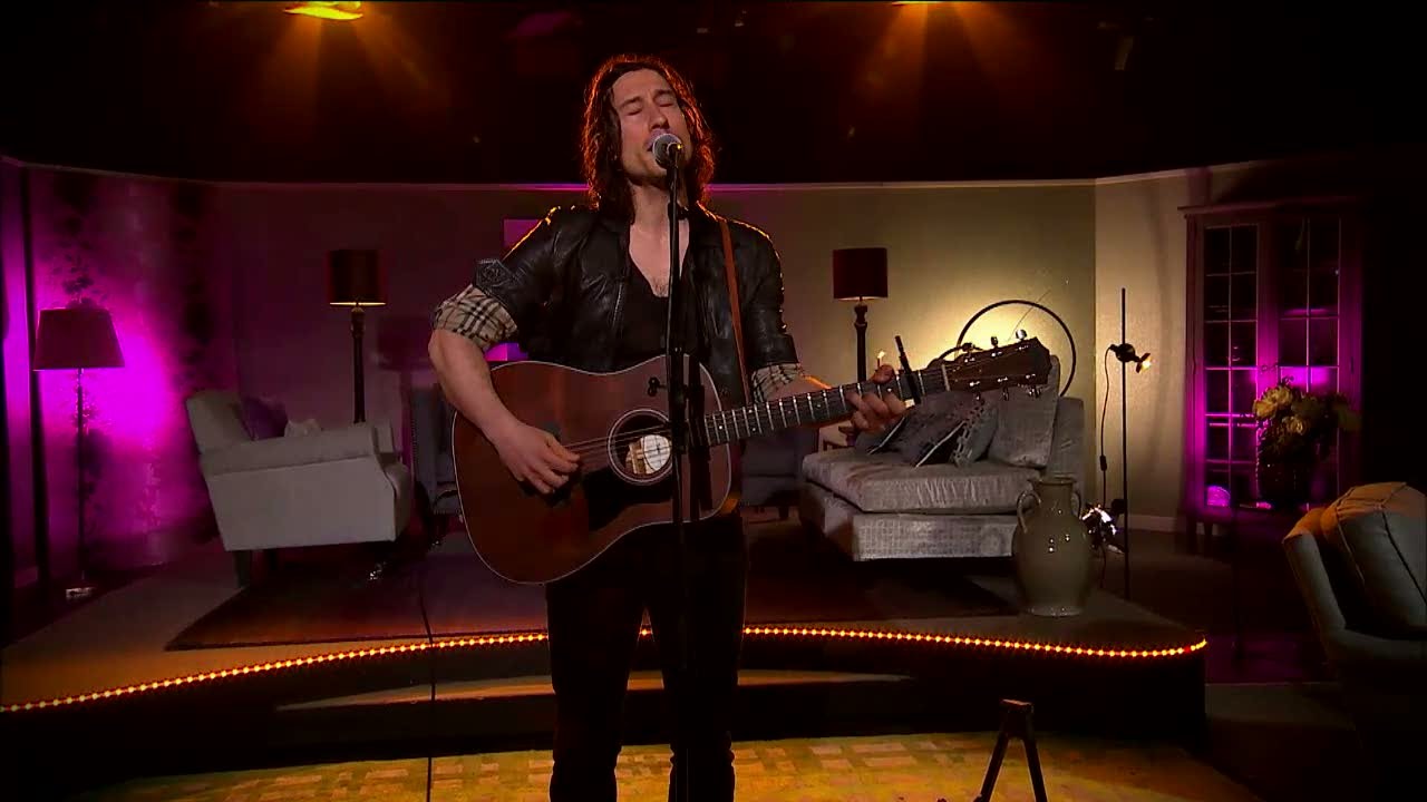 Kristian Anttila – Klockorna ringer in dig ändå (Live) - Malou Efter tio (TV4)