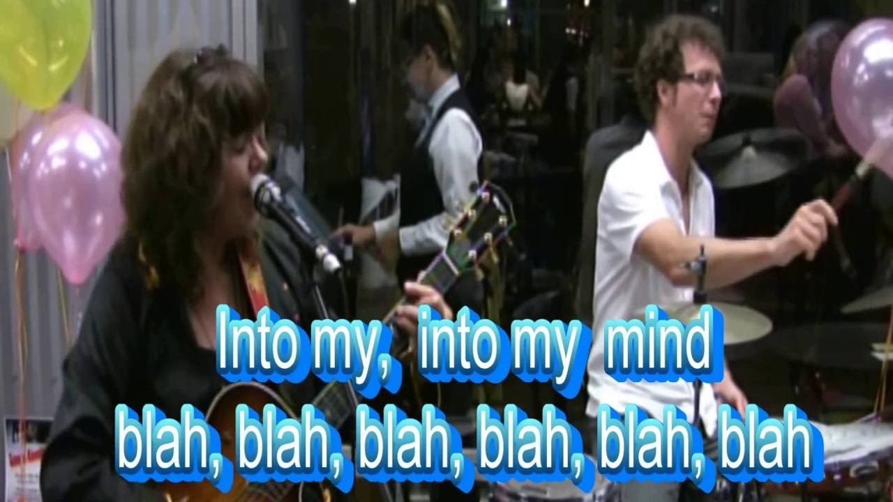 I Love the Flower Girl (The Rain, The Park and Other Things) Susan Cowsill & Russ Broussard - Lyrics