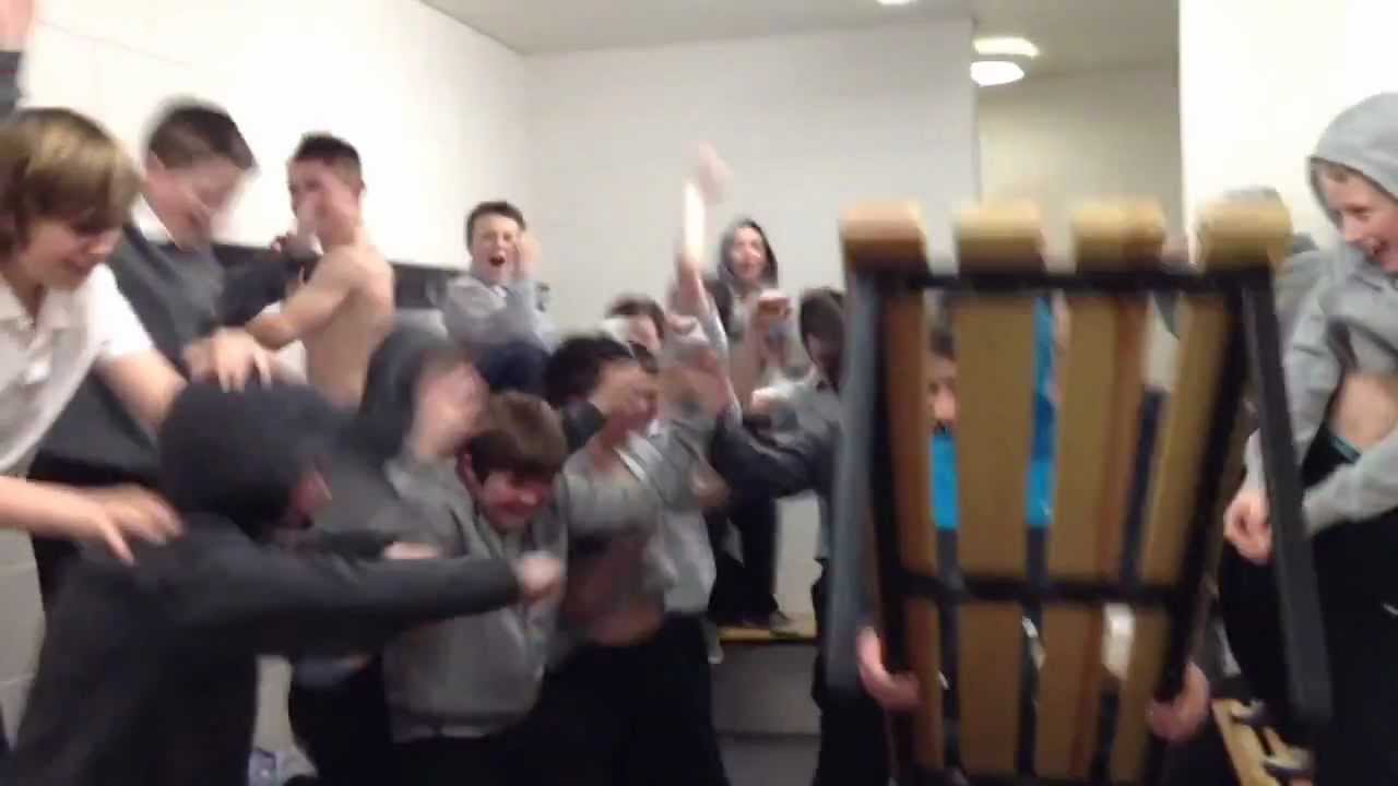 Harlem Shake (Boys Changing Room Version)