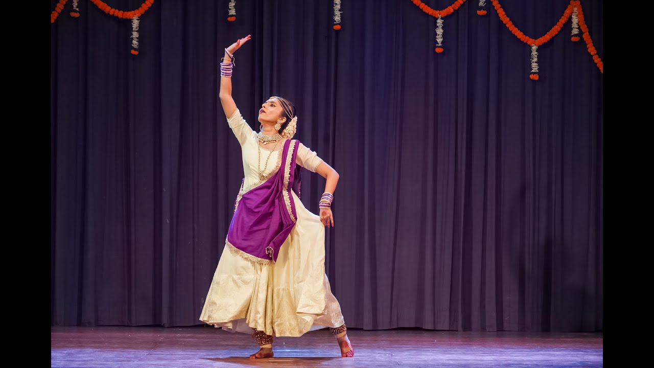 Khele Biraj Mein Holi (Bhajan) | Kathak Rang Manch Pravesh | Minali | Mili's Dance Academy
