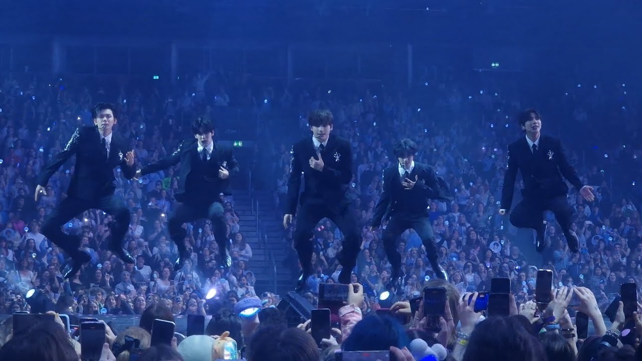 TOMORROWxTOGETHER (TxT)-Deja Vu+0X1=Lovesong,World Tour 
