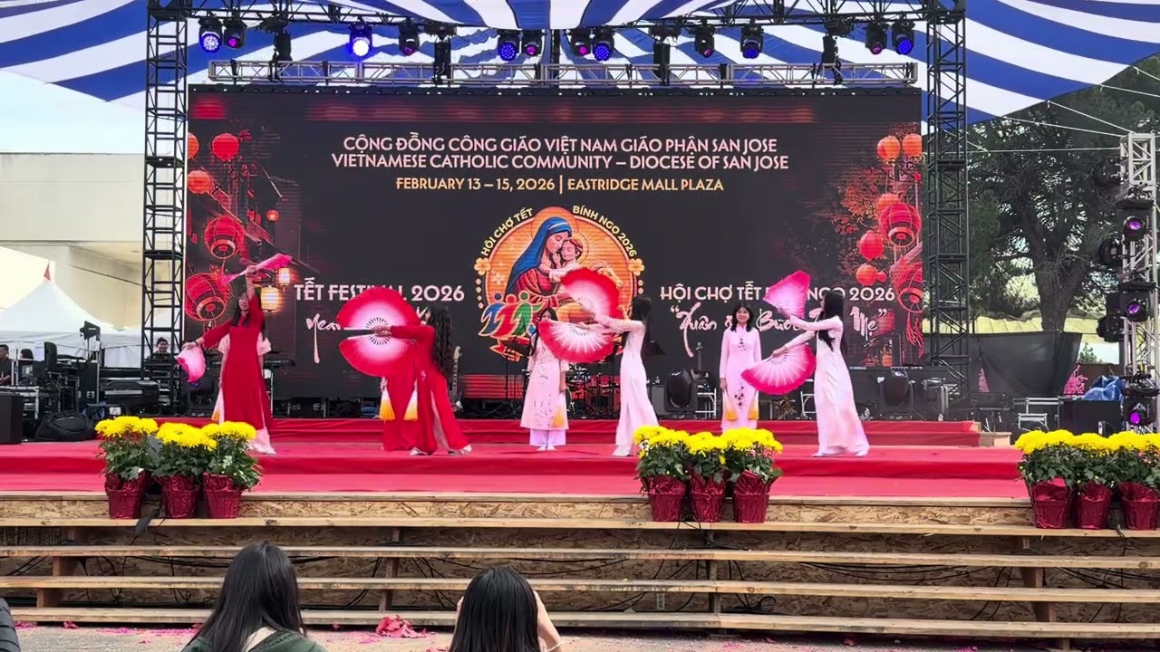 LVC Leadership Hoi Cho Tet 2026 - Girls Dance #2