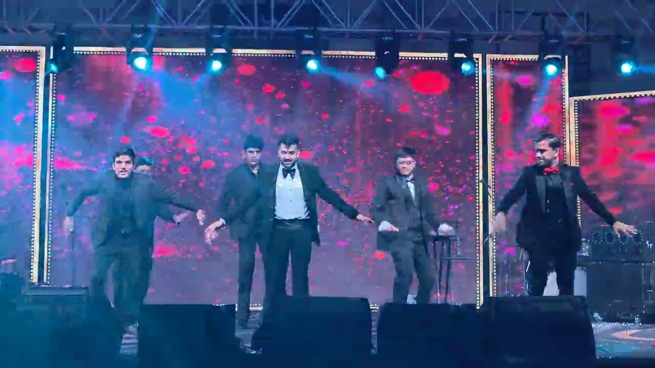 All brother performance in wedding in ITC Mughal Agra ( Choreographed by Vickky ) #dance #bollywood 