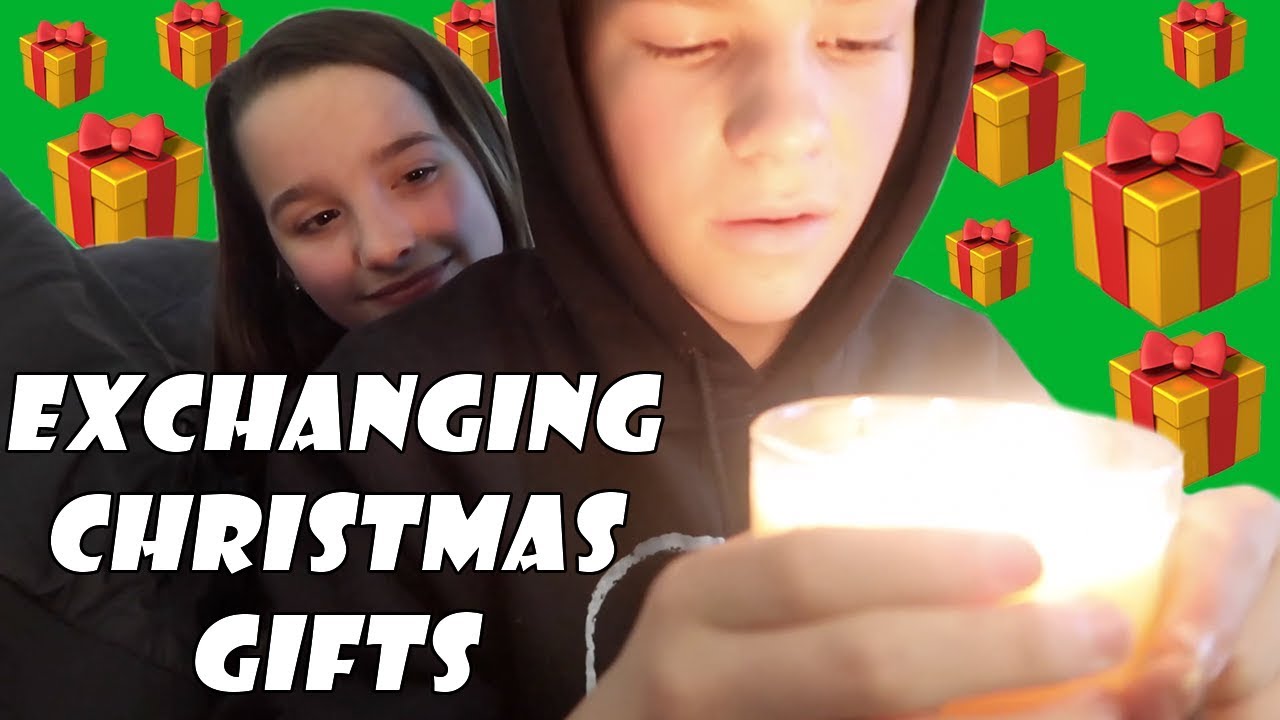 Exchanging Christmas Gifts 🎁 (WK 364) | Bratayley
