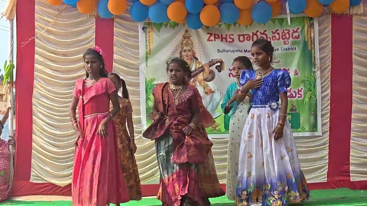 Primary school girls Dance performance at Ragannapatteda school 