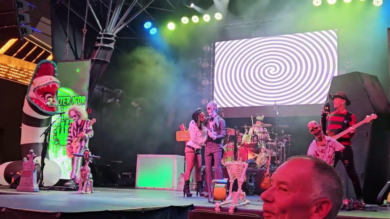 Alter Igor, performing "Lunatic Fringe ". Freemont Street, Las Vegas. Halloween  🎃  2023