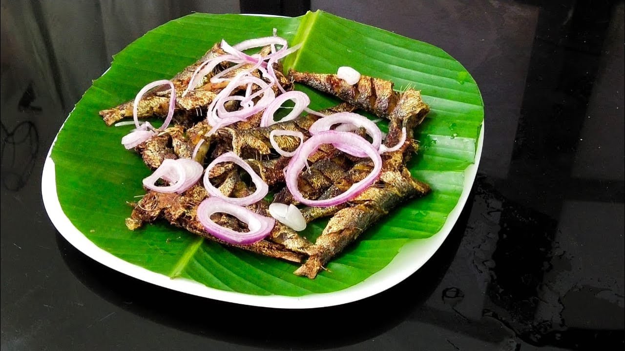 പച്ച കുരുമുളകിൽ കുളിച്ച മത്തി 😀👌.....